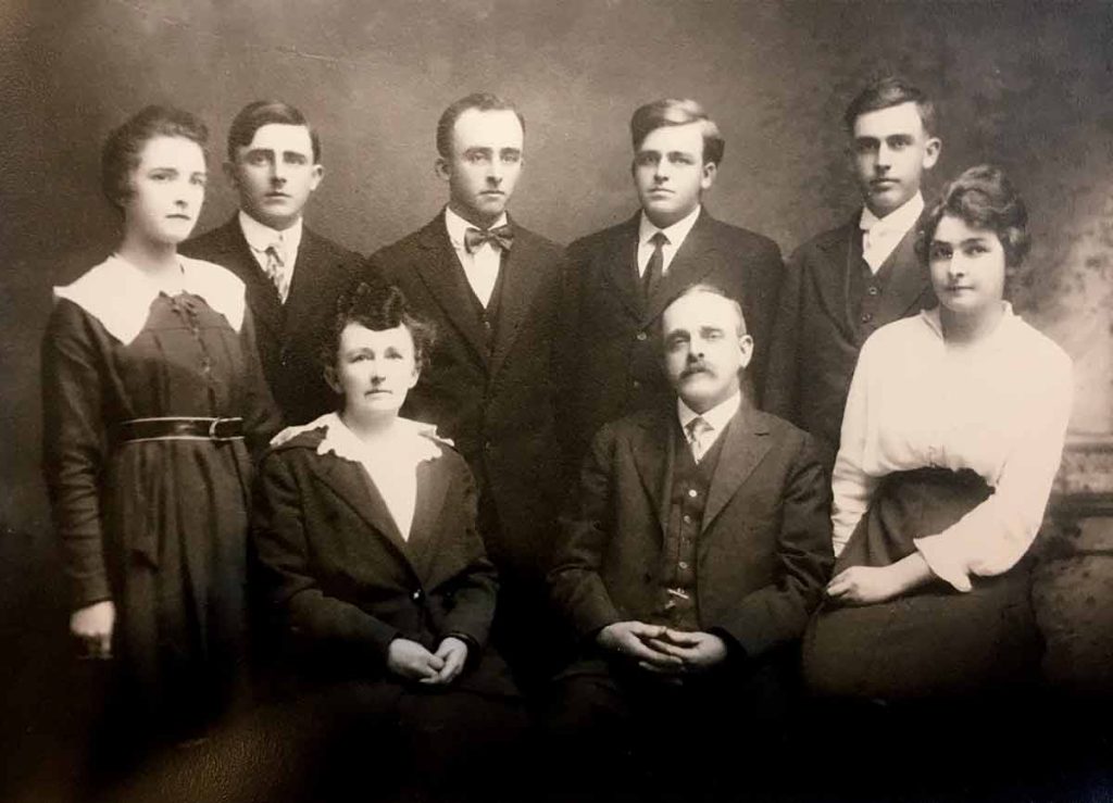 Edward Fletcher Lincoln and children