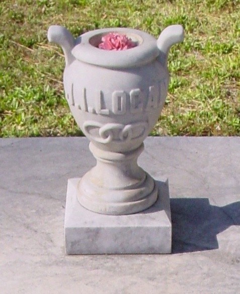 Stone garden urn at the Logan-Ives-Bellani property (SHHS collection)